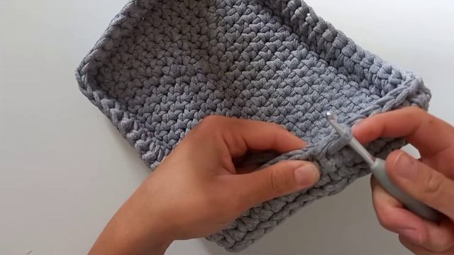 Прямоугольная корзина крючком.