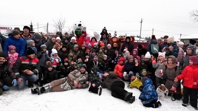 Собрали много людей на масленнице! Поздравление белый мишка