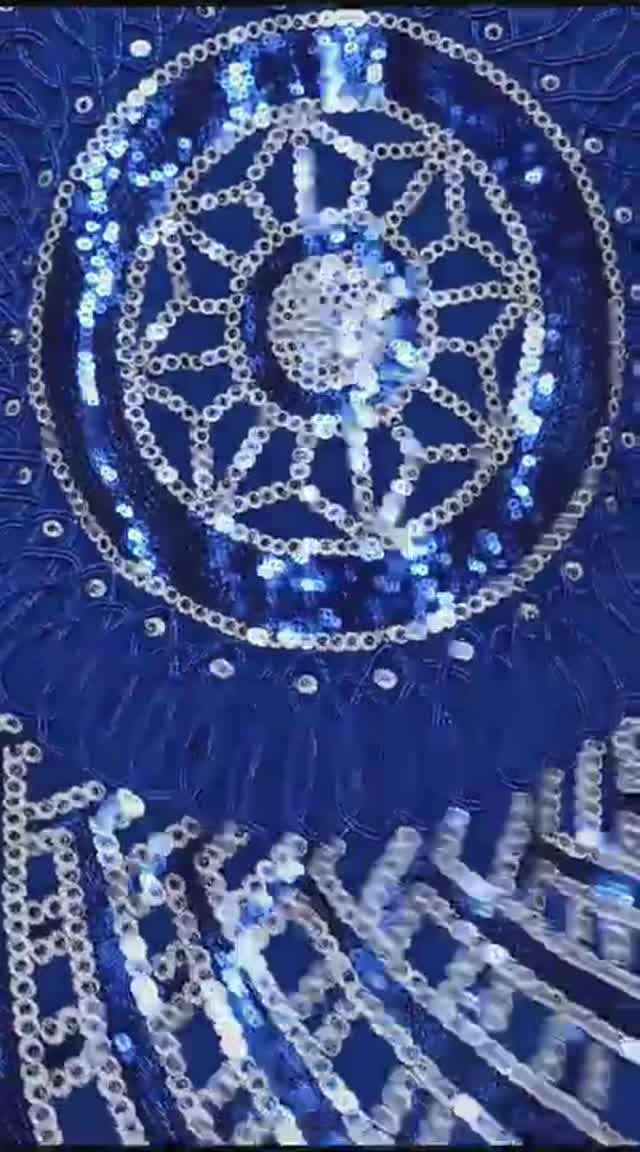 Красивая вышивка пайетками