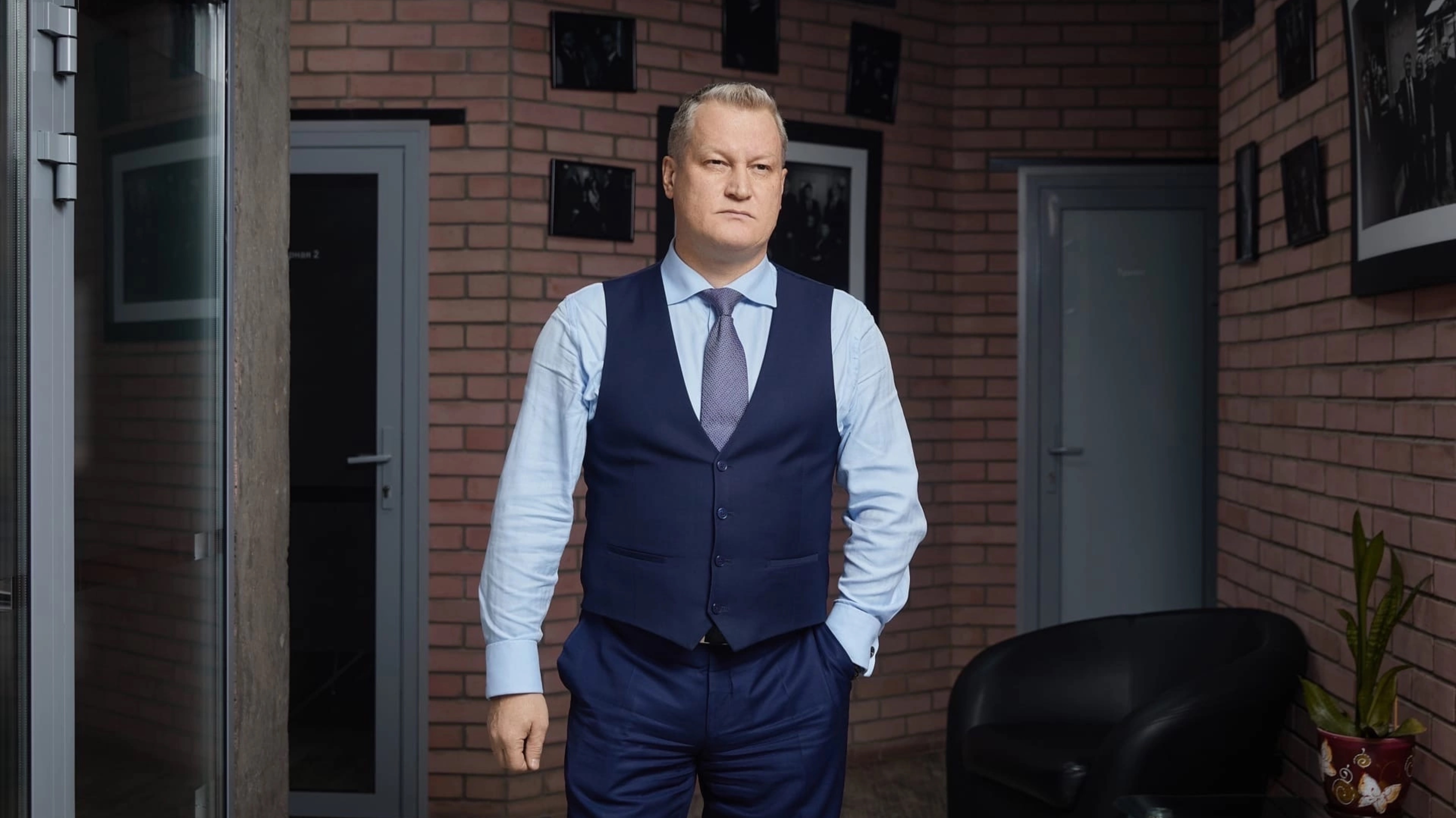 ВОПРОС/ОТВЕТ 
 «Что важнее в работе : деньги или репутация»