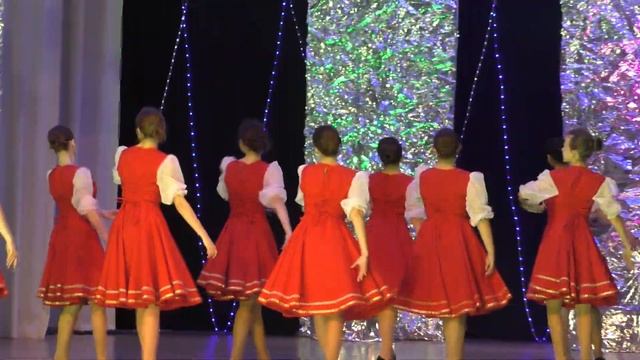 Ансамбль Калннка9  #upskirt#русский#танец