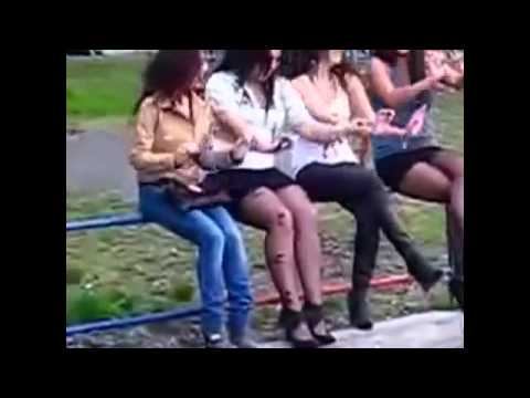 Девушки танцуют ЛЕЗГИНКУ