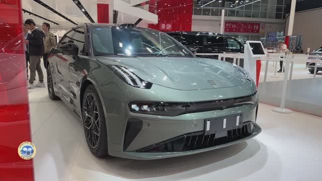 ZEEKR 001 2025