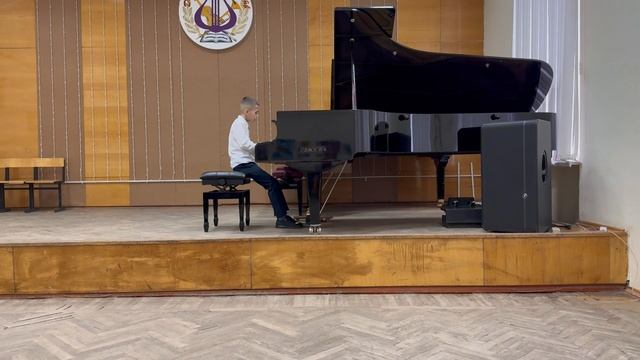 Гусейнов Самир - У.Гиллок ,, Жонглёр,,