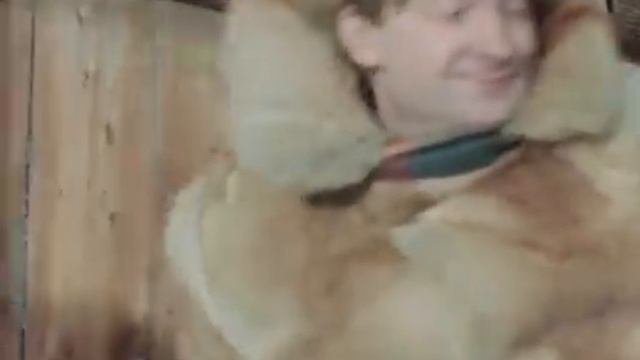 У КАМИНА!