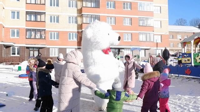 Хороводы с мишей! Поздравление белого мишки