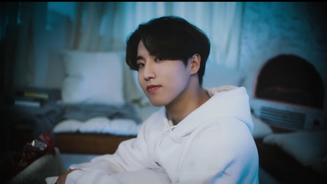 Stray Kids "Your Eyes" MV