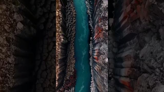 Долина Йокулдалур, также известная как Ледниковая долина, поражает своим рельефом в Восточной Исл...