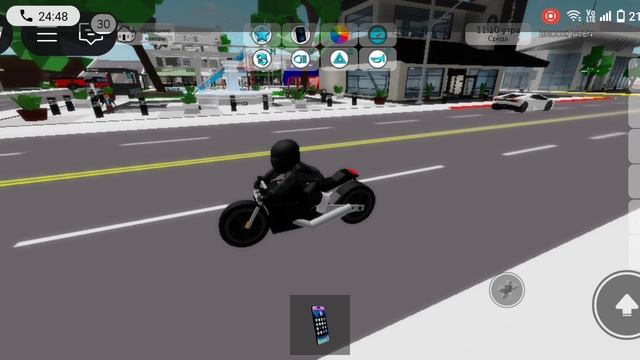 Ярик стал полицейским а я мотоциклом в Roblox
