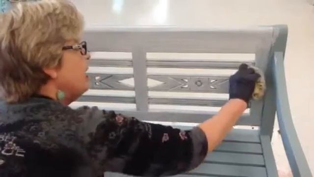 Painting a bench with Linnea, Colors of Sweden Paint Part 1