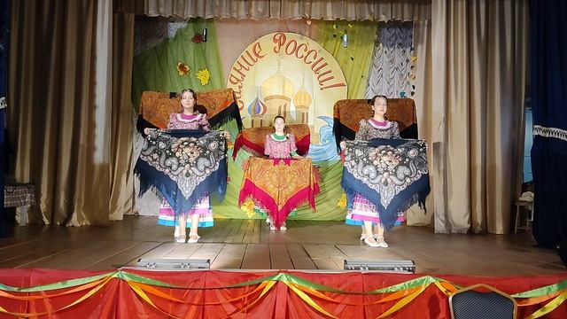 "Русские узоры"  - хореографическая группа "Блеск"