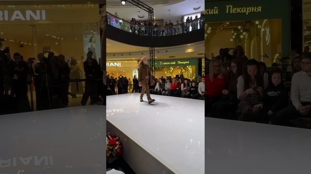 Ученица UMODEL 
Василиса Р.
для Klimkova kids на M2 x SOKOL fashion week 👏