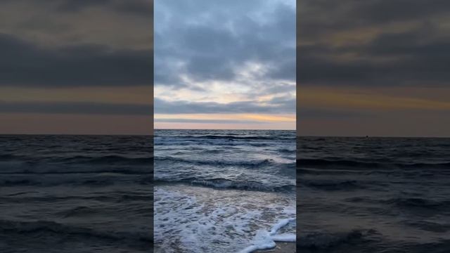 Ветра гуляют по Феодосийскому заливу. Зима близится.