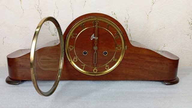 Часы настольные tableclock 18