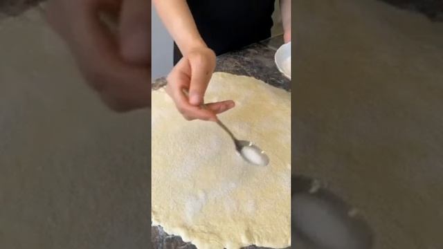 Готовим творожные рогалики. рецепт в описании. подпишись !