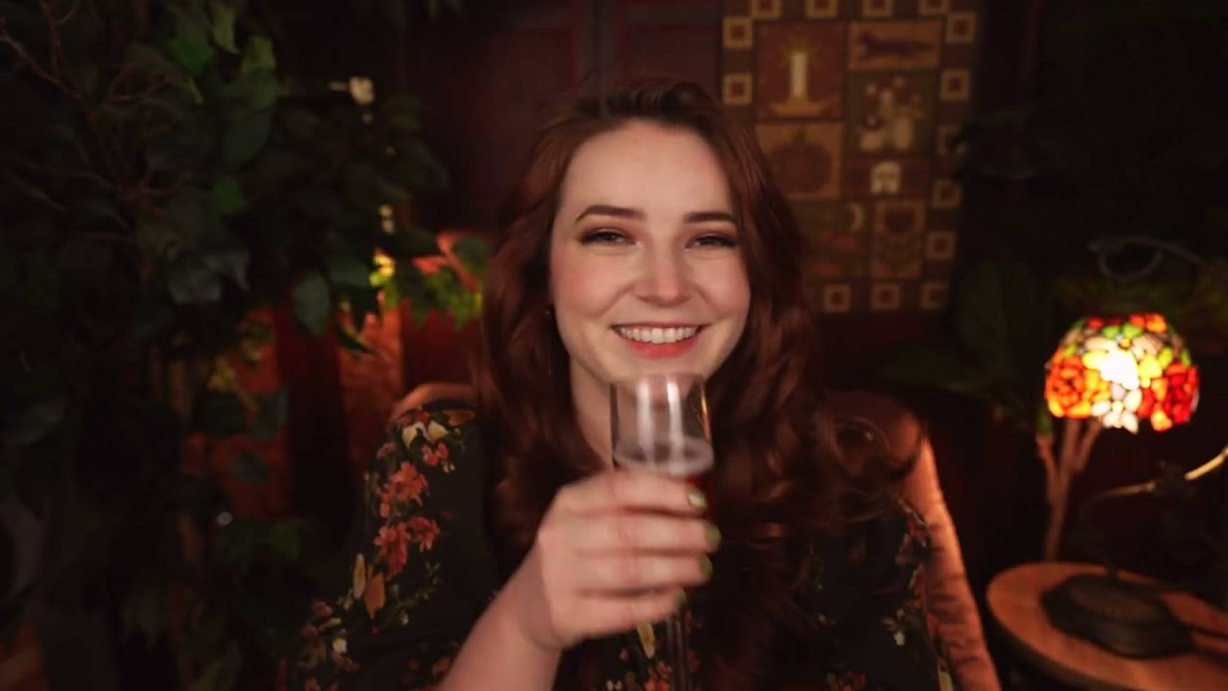 [Goodnight Moon] ASMR Thanksgiving Gossip Ear to Ear (Party Ambiance)