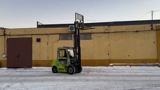 Вилочный погрузчик ZOOMLION FD30, дв. IsuzuC240, Мачта 4,5 метра, c/х, каретка, кабина с отопителем