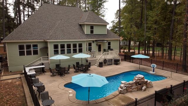 14496022-uhd_3840_2160_60fps