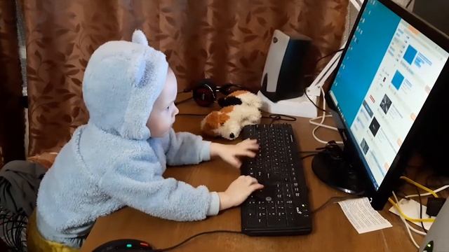 Когда папа отошел от ПК или мамкин хакер
