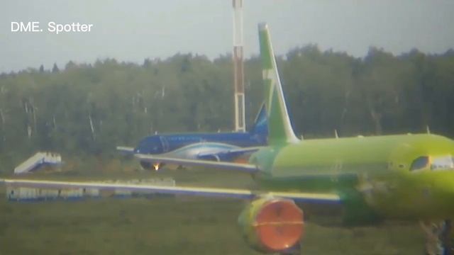 Красивый взлёт Airbus a320 Azerbaijan airlines из Домодедово 12.06.24.