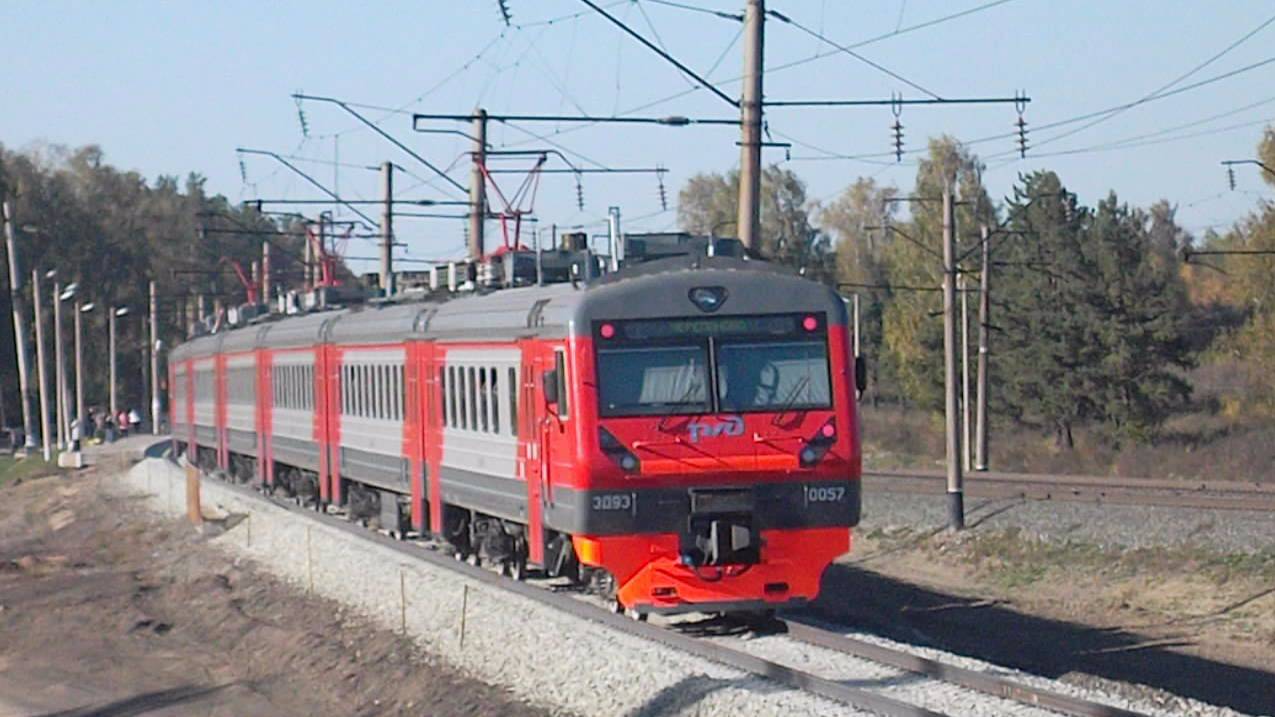 Электропоезд ЭД9Э-0057