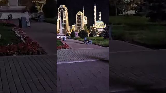 Счастье живет рядом с нами