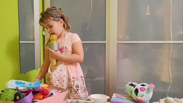 Дзинь-дзинь звоночек. Пора обедать.mp4