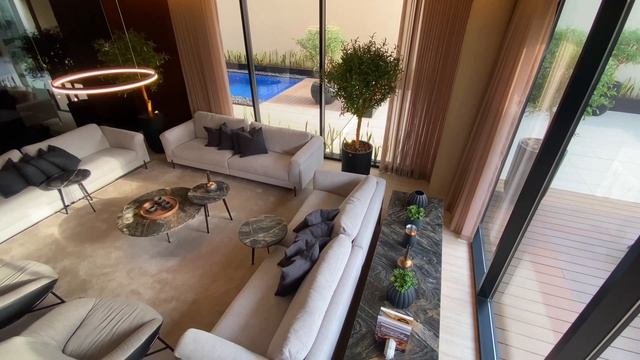 18531414-uhd_3840_2160_60fps