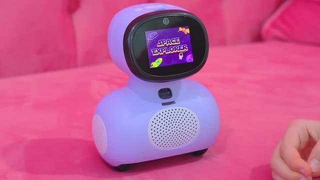 Miko Mini встречает Диану и Рому – Умный Робот для Детей!