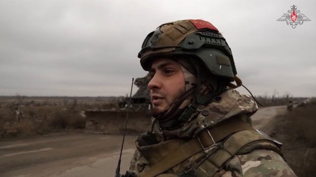 Расчистка дорог от сгоревшей техники врага идет полным ходом