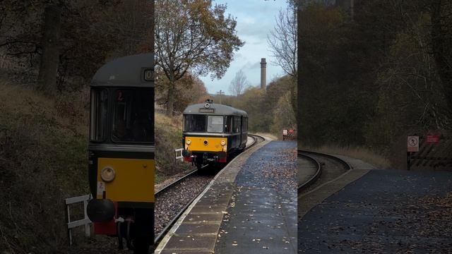 Старый поезд осенью/The old train in autumn