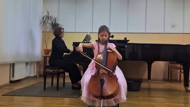 П.И.Чайковский "Грустная песенка".
Исполняет Ева Шкулепа (9 лет)