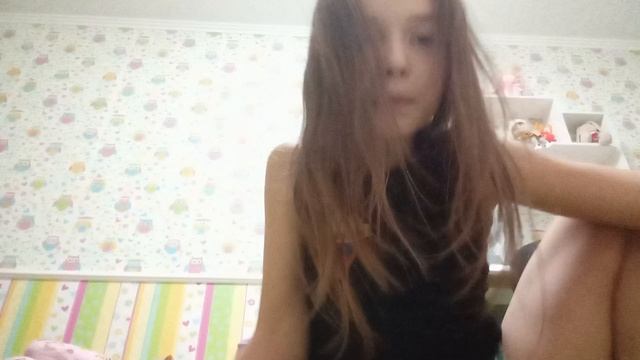 быстро садись на шпагат.