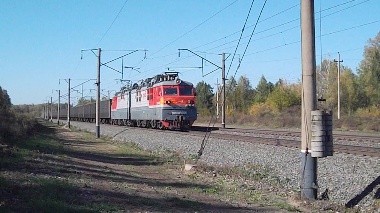 Электровоз ВЛ80С-696