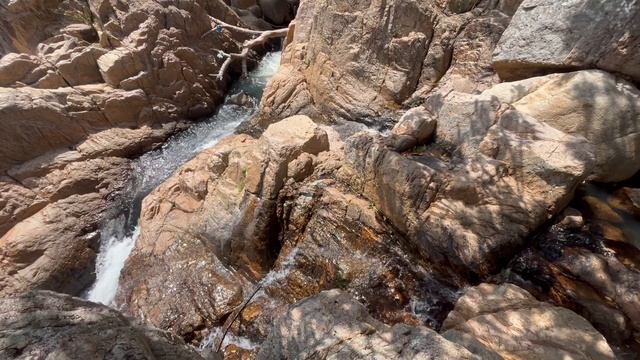 20403633-uhd_3840_2160_60fps