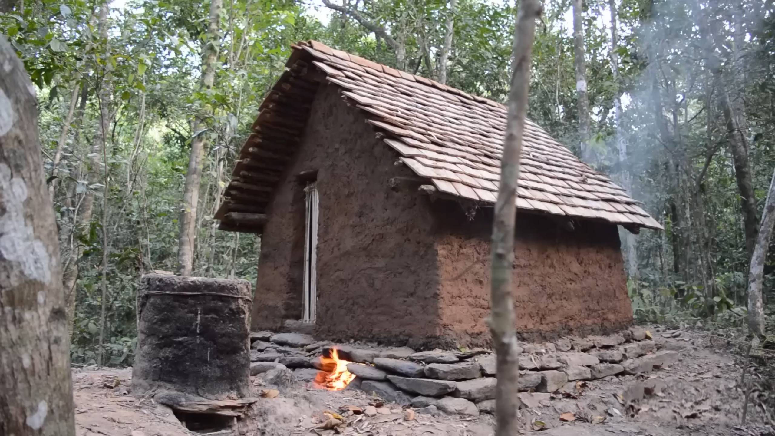 Как изготовить крышу из черепицы в диких, лесных условиях.