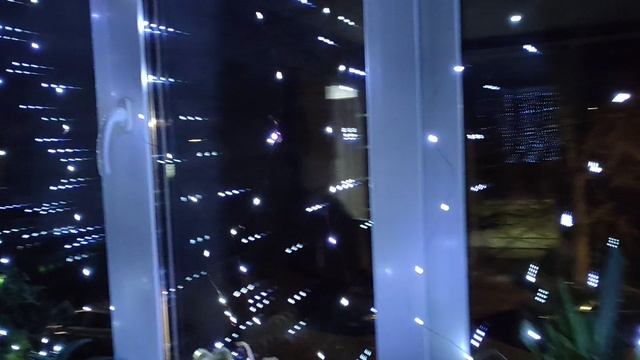 новогоднее настроение, повесили новогоднюю гирлянду на окно, Новый год скоро