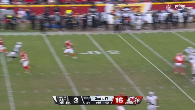 34-yard TD launch! O'Connell's scoring loft to Bowers cuts KC's lead to seven