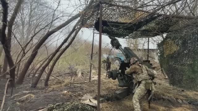 Боевое применение гаубицы Д-30 расчетом тульских десантников