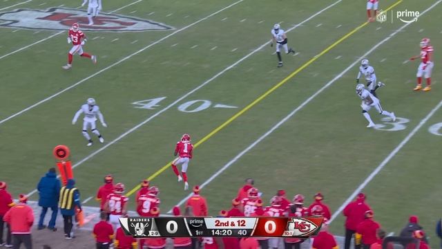 Mahomes' first pass of Black Friday game dots Xavier Worthy for first-down pickup