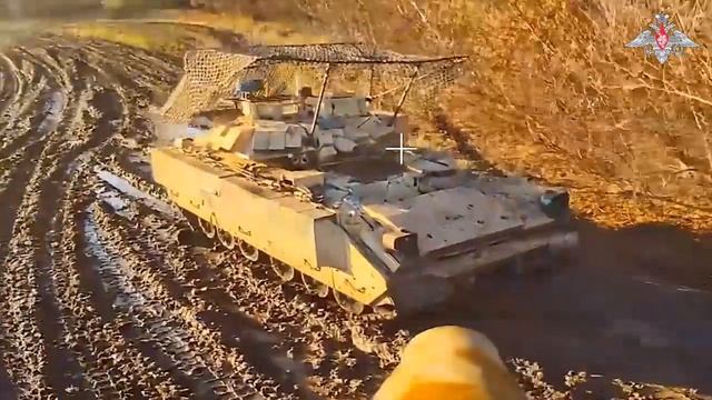 Дроноводы разбирают вражескую бронетехнику