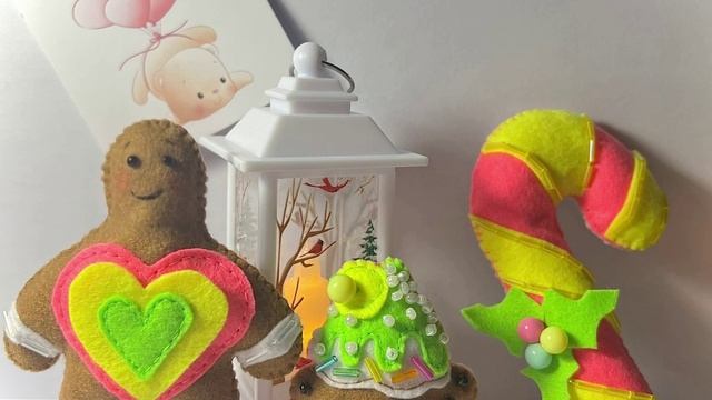 Игрушки на елку 
Украшения на Новый год 
Игрушки ручной работы