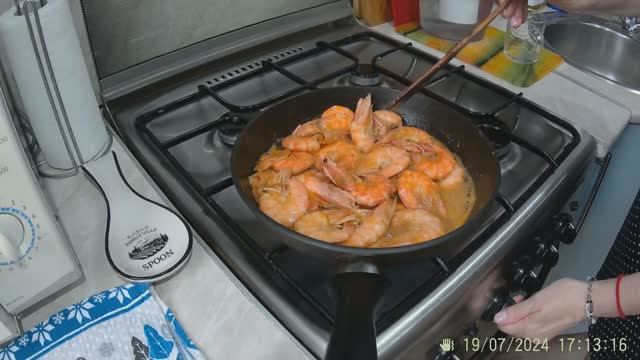 ПЯТНИЦА. Готовим КРЕВЕТКИ на кухне.