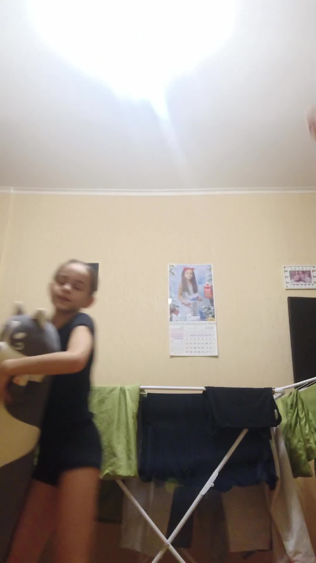 снимаю с сестрой