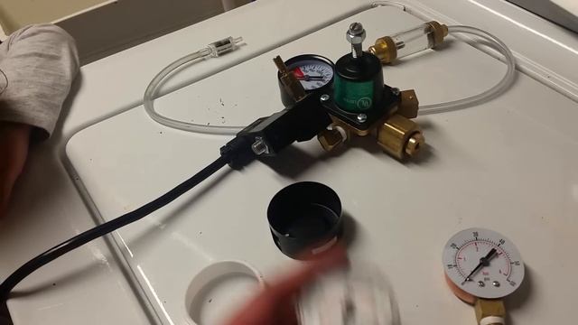 Rich's Fishes fixes a broken working pressure gauge on a GLA CO2 regulator (bourdon tube was broken