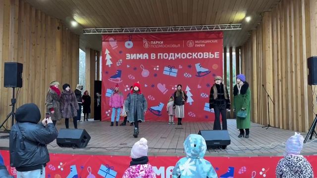 Модели-ученики UMODEL встретили первый день зимы модным показом в центральном парке Мытищ 🔥