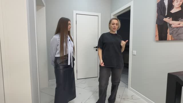 Получили видео отзыв от наших клиентов, которых мы переселили из квартиры в дом!