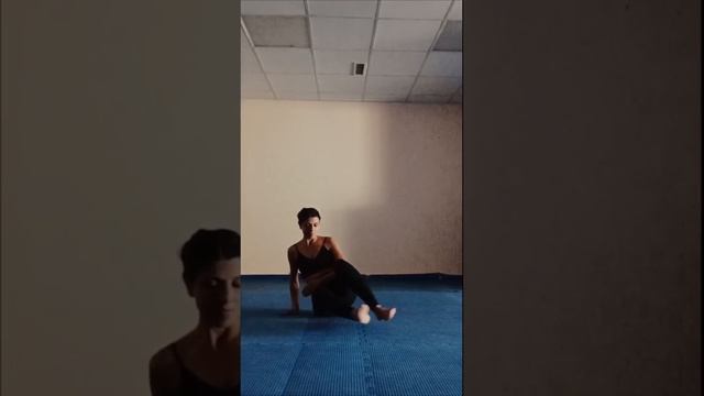 Бхарадваджасана I