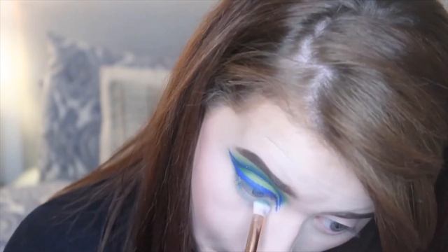 BLUE BOLD MAKEUP TUTORIAL