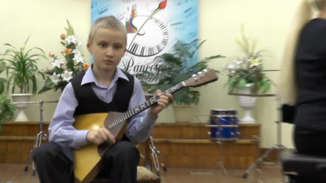 Алексеев Иван (рус. нар. песни Под яблонью кудрявою, Светит месяц), препод. Царенко Николай Вас.